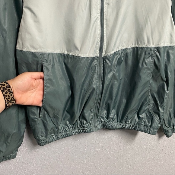 COLUMBIA Windbreaker Women’s Size Medium Two Tone Green Full Zip - Picture 5 of 7